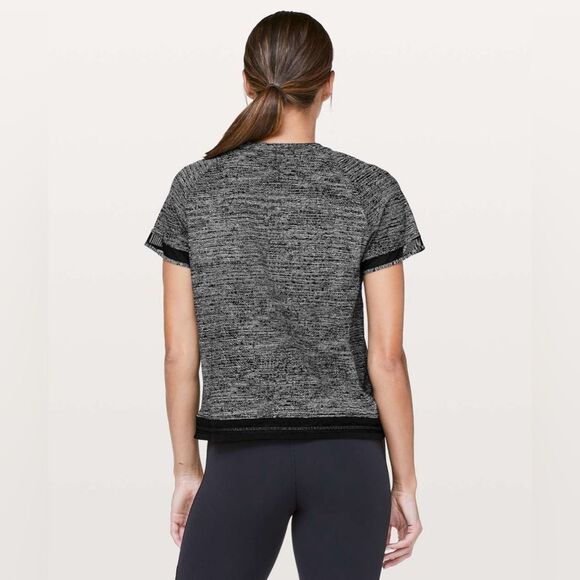 NEW Lululemon Athletica Find Focus Short Sleeve Womens Size 6 - Picture 3 of 7